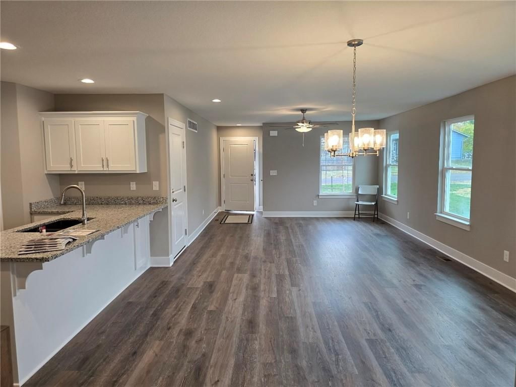 309 N Jackson Street — photo 10