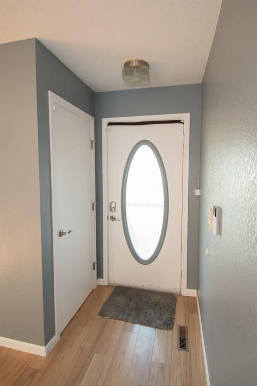 405 N Institute Street — photo 2