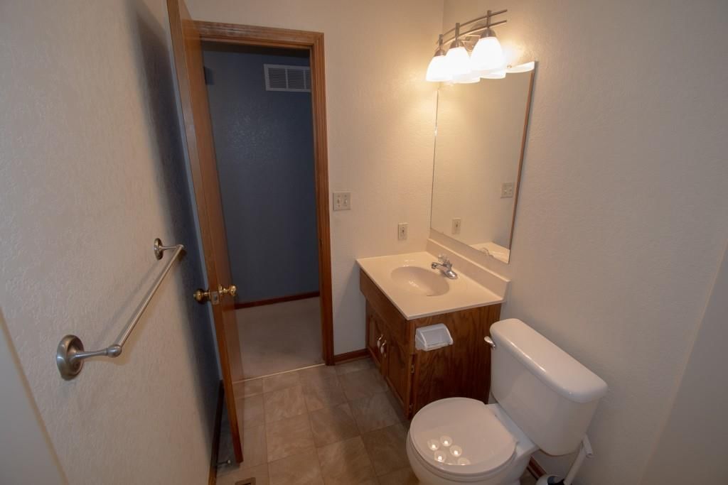 405 N Institute Street — photo 11