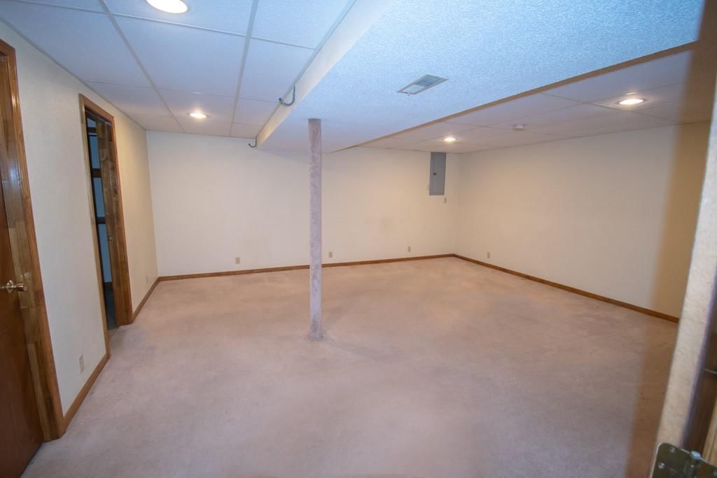 405 N Institute Street — photo 28