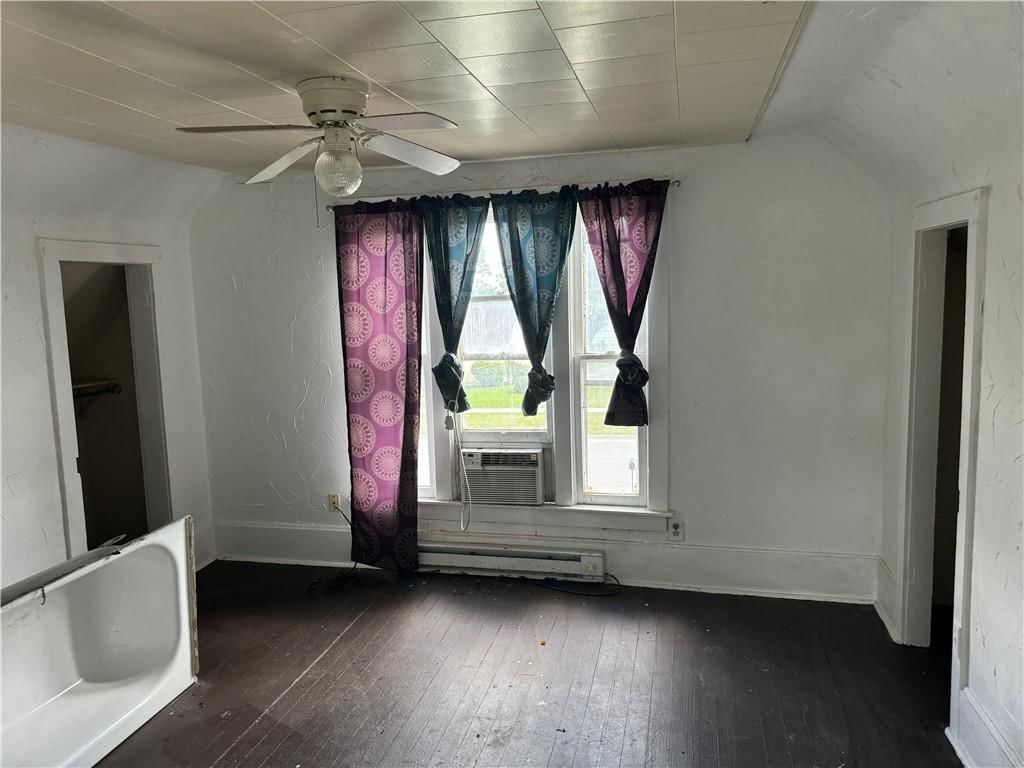 1120 W 10th Street — photo 10