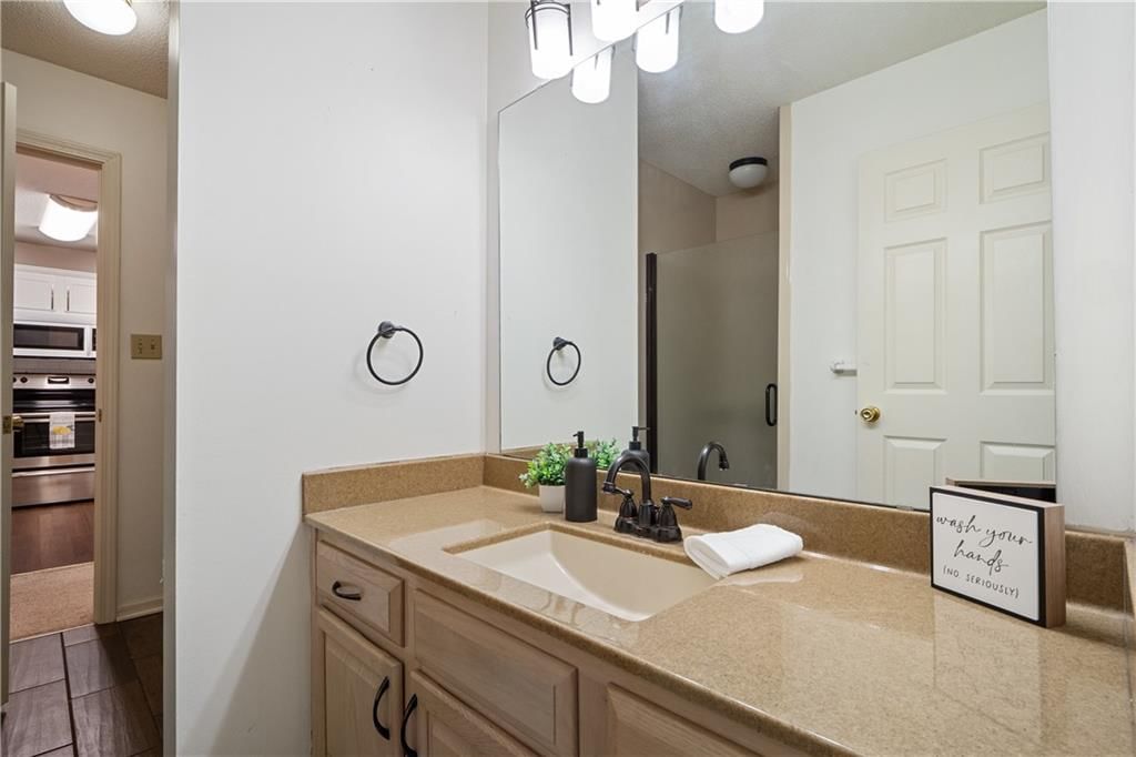 220 E Partridge Street — photo 12