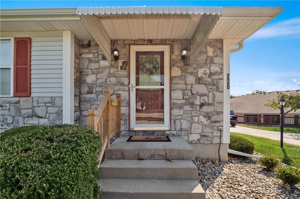 220 E Partridge Street — photo 4