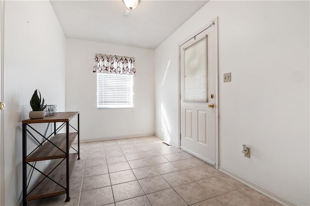 220 E Partridge Street — photo 5