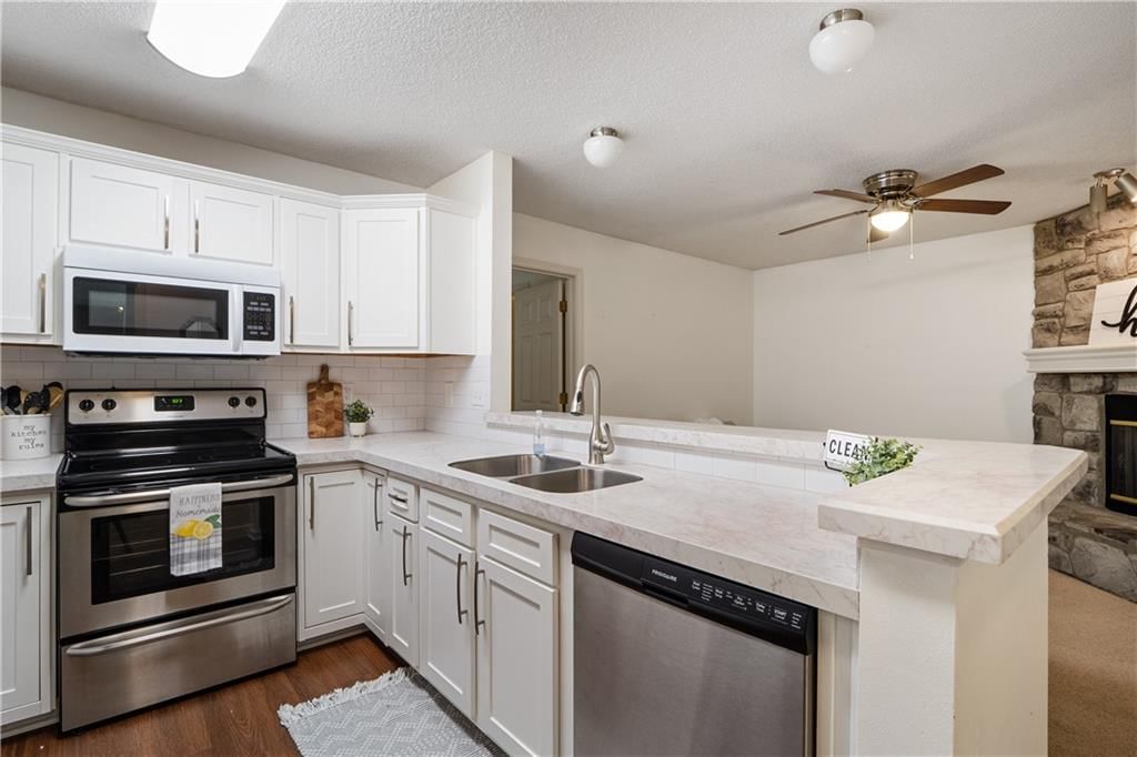 220 E Partridge Street — photo 9