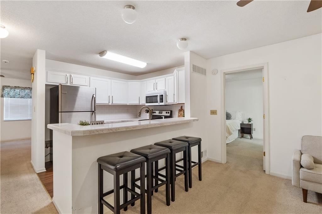 220 E Partridge Street — photo 10