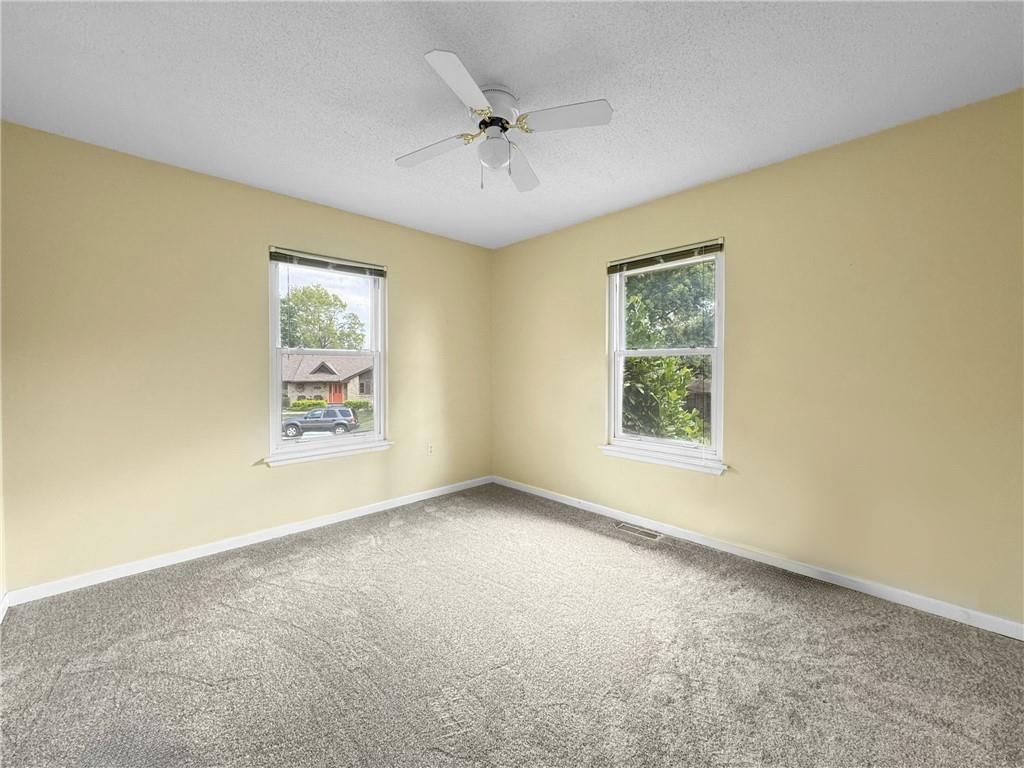 18315 Pleasant View Drive — photo 11
