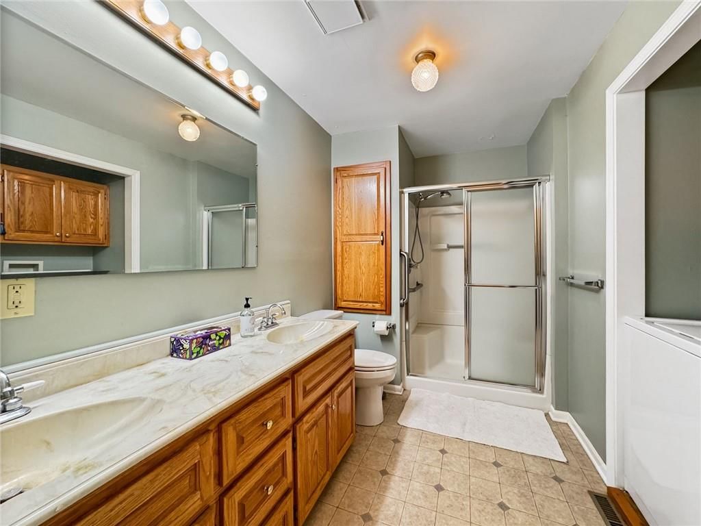 18315 Pleasant View Drive — photo 13