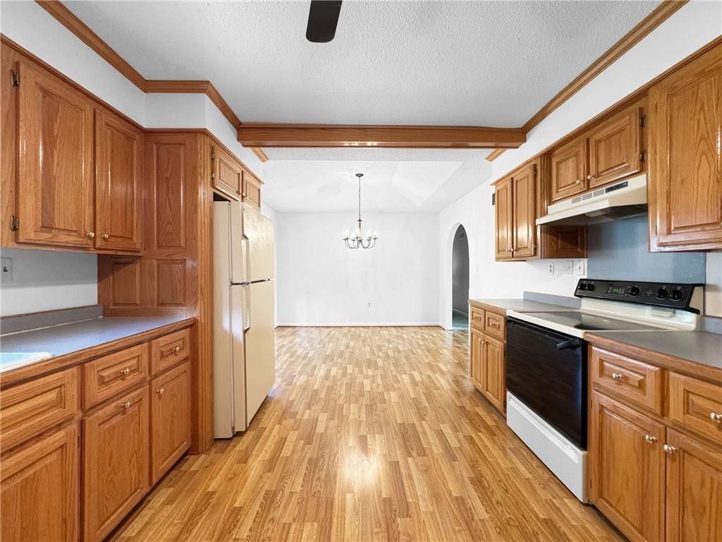 18315 Pleasant View Drive — photo 5