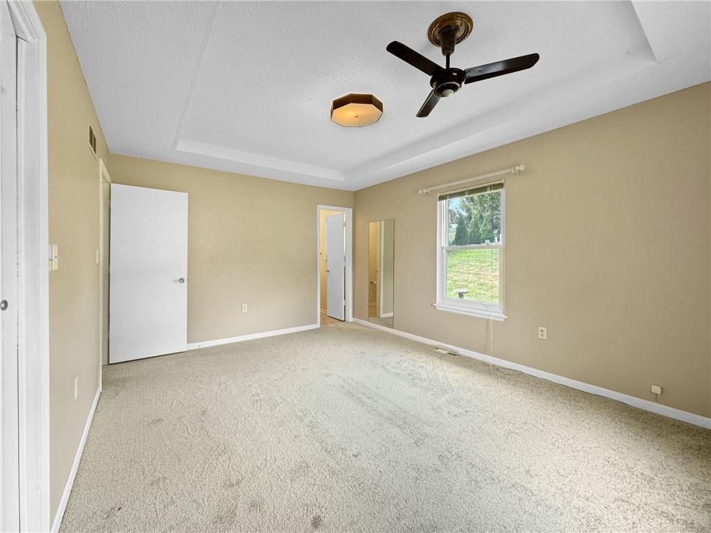 18315 Pleasant View Drive — photo 9