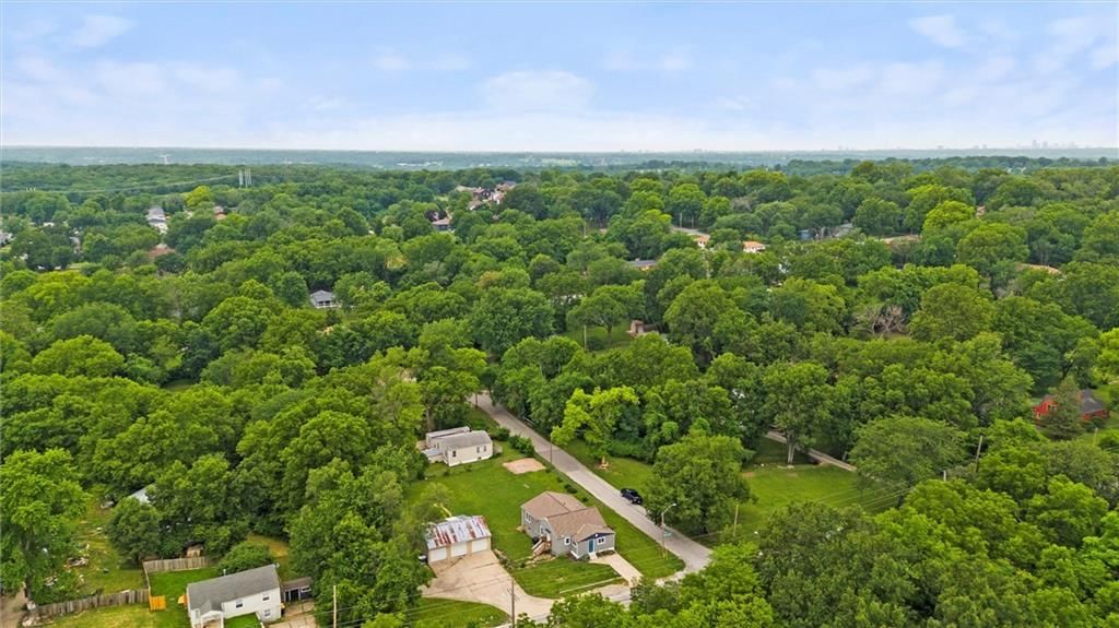 7502 James A Reed Road — photo 33