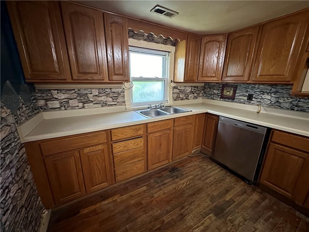 1213 Hines Street — photo 6
