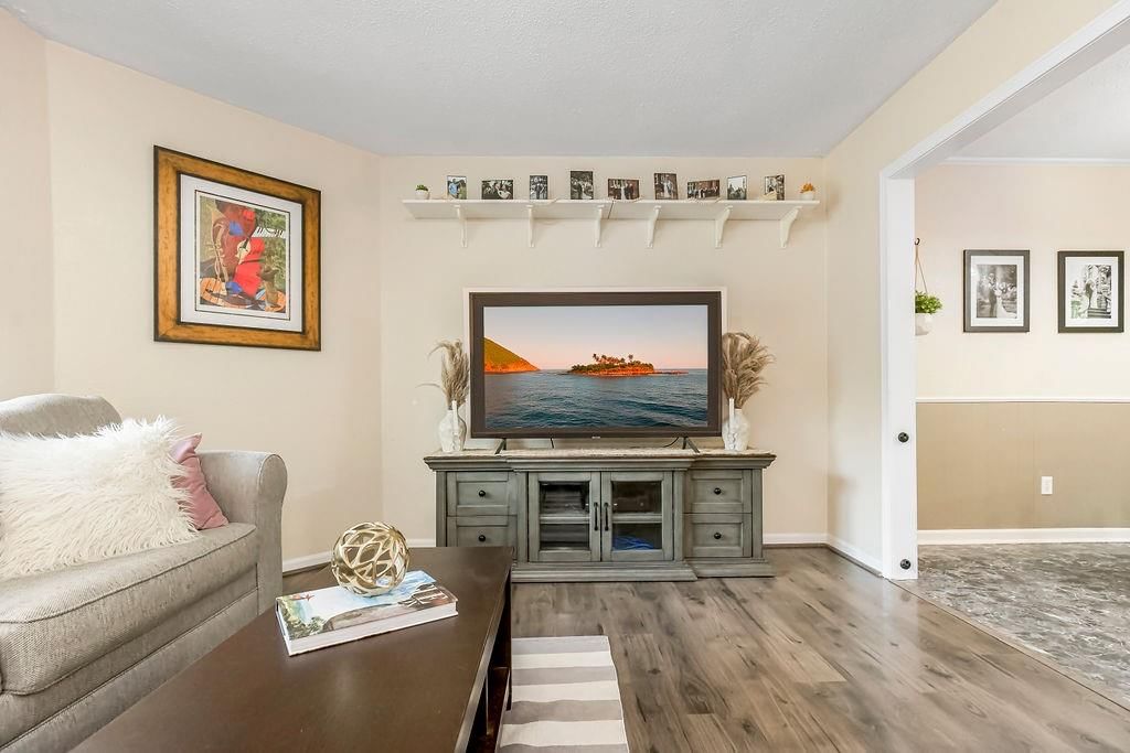 208 SE 21st Street — photo 3