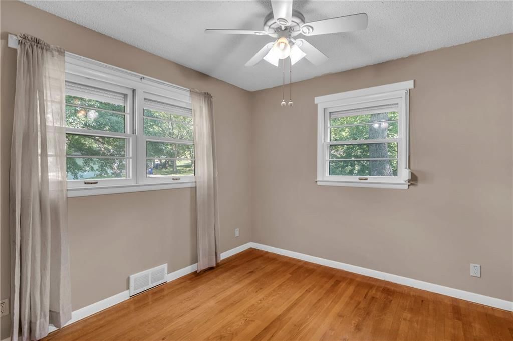 6816 N Baltimore Avenue — photo 11