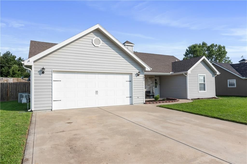 2201 E Willow Point Circle — photo 2