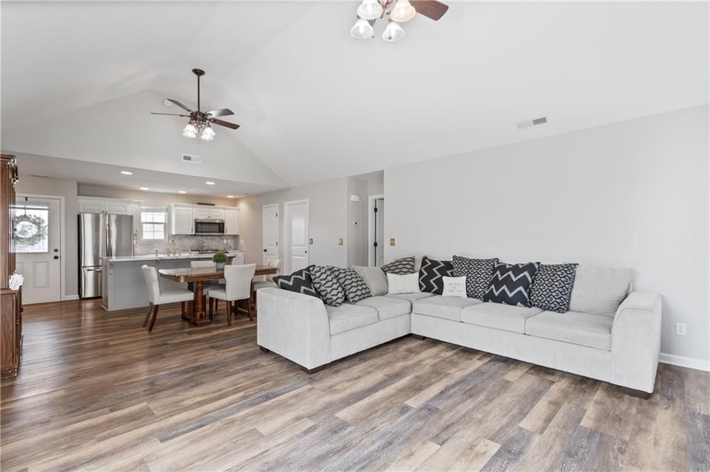2201 E Willow Point Circle — photo 11