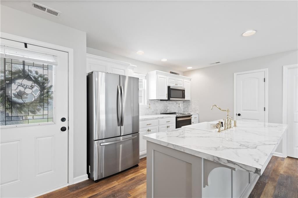 2201 E Willow Point Circle — photo 3