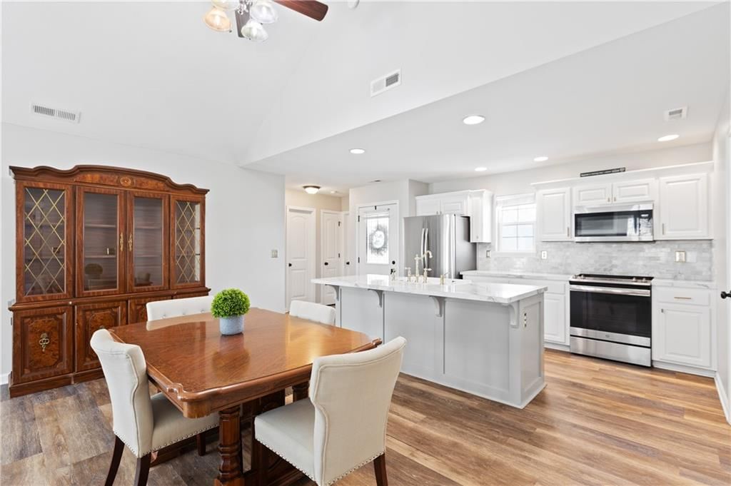 2201 E Willow Point Circle — photo 5