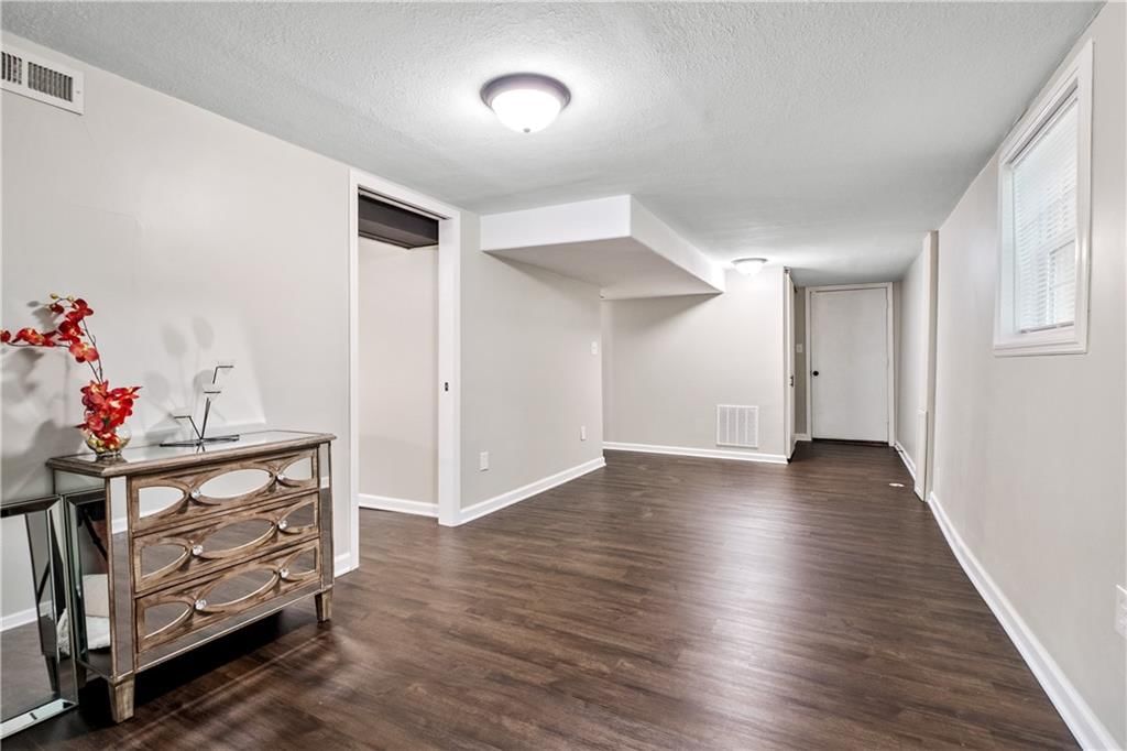 12911 Smalley Avenue — photo 25