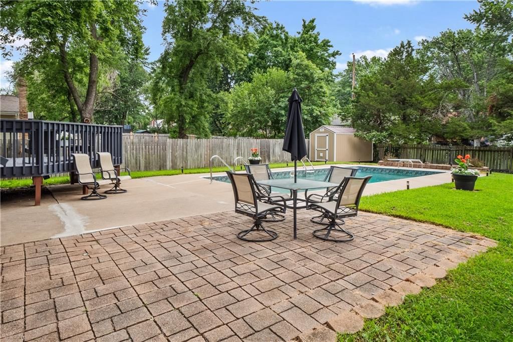 12911 Smalley Avenue — photo 6