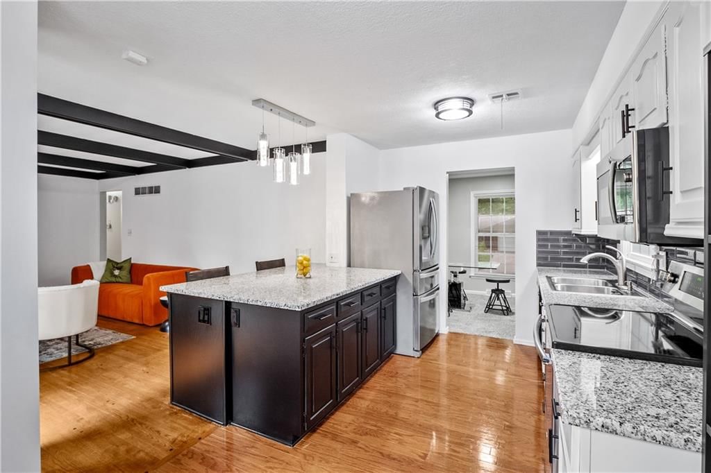 12911 Smalley Avenue — photo 9