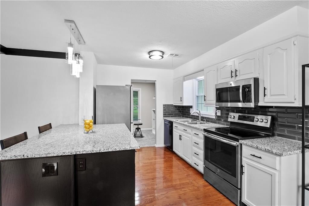 12911 Smalley Avenue — photo 10