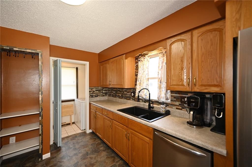 2200 NW 84th Terrace — photo 13