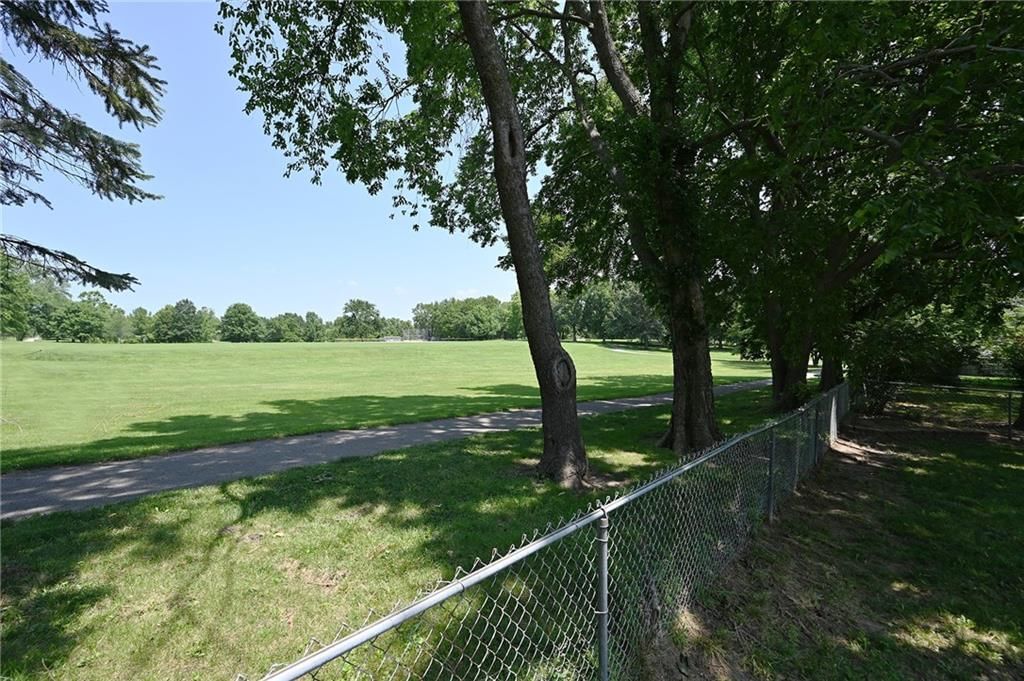 2200 NW 84th Terrace — photo 24