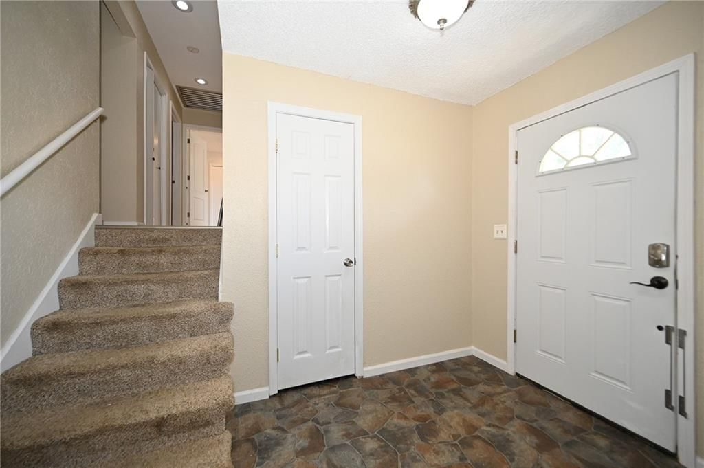 2200 NW 84th Terrace — photo 8