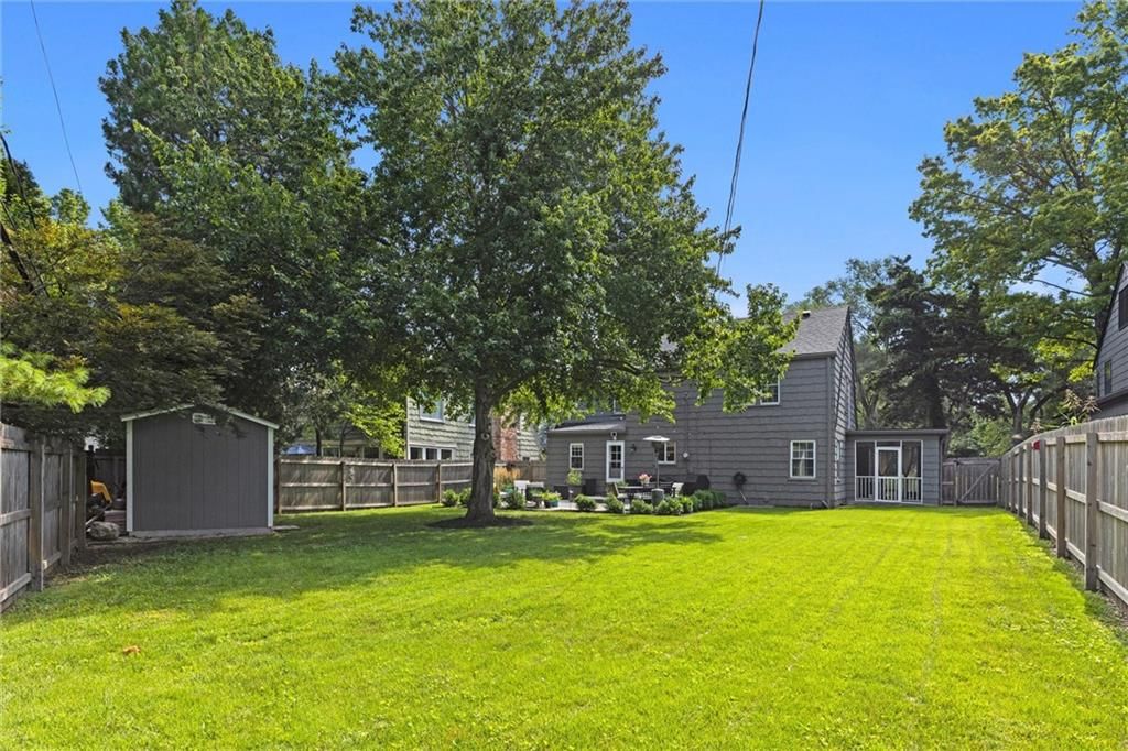 6916 Wornall Road — photo 29