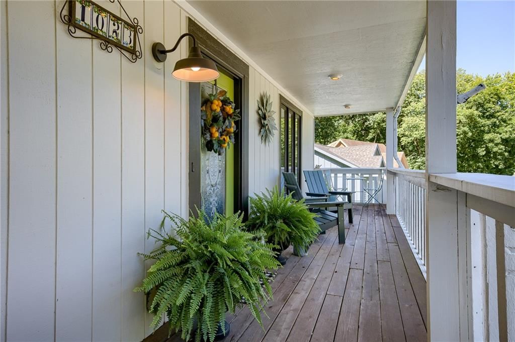 1023 Jackson Drive — photo 2