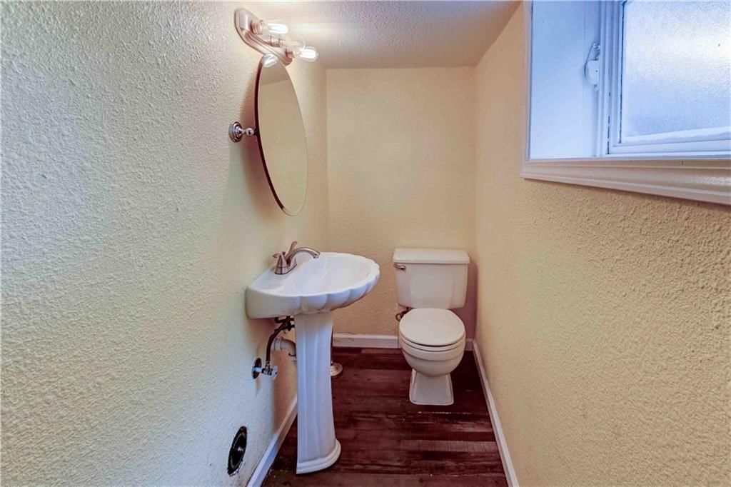 1812 NE 32nd Terrace — photo 36