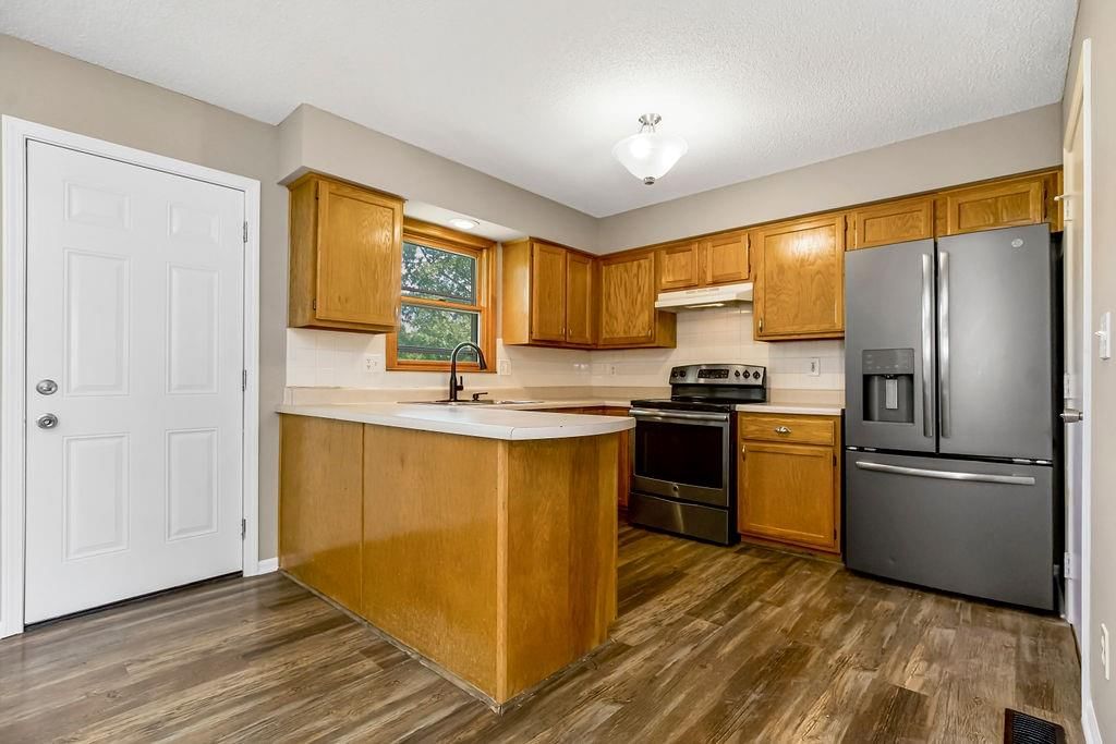 547 N MULBERRY Street — photo 15