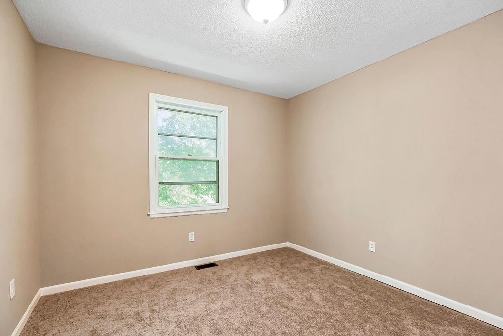 547 N MULBERRY Street — photo 19