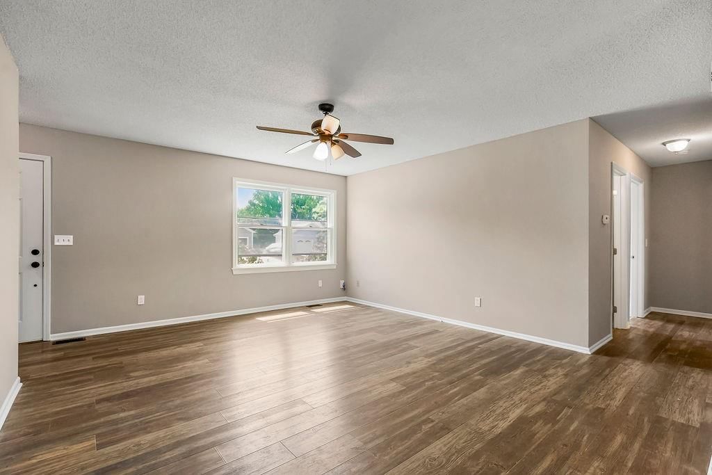 547 N MULBERRY Street — photo 10