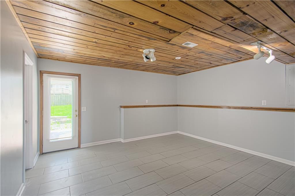 206 Bridgeport Drive — photo 24