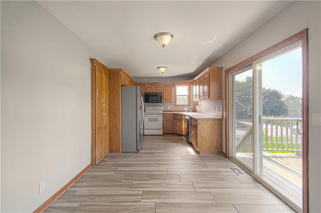 206 Bridgeport Drive — photo 8