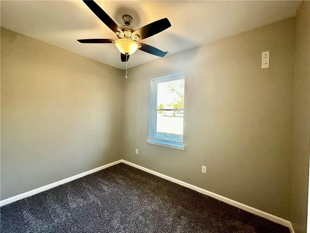 112 N Central Street — photo 32