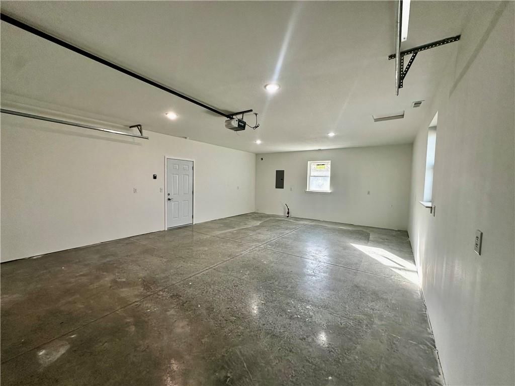112 N Central Street — photo 44