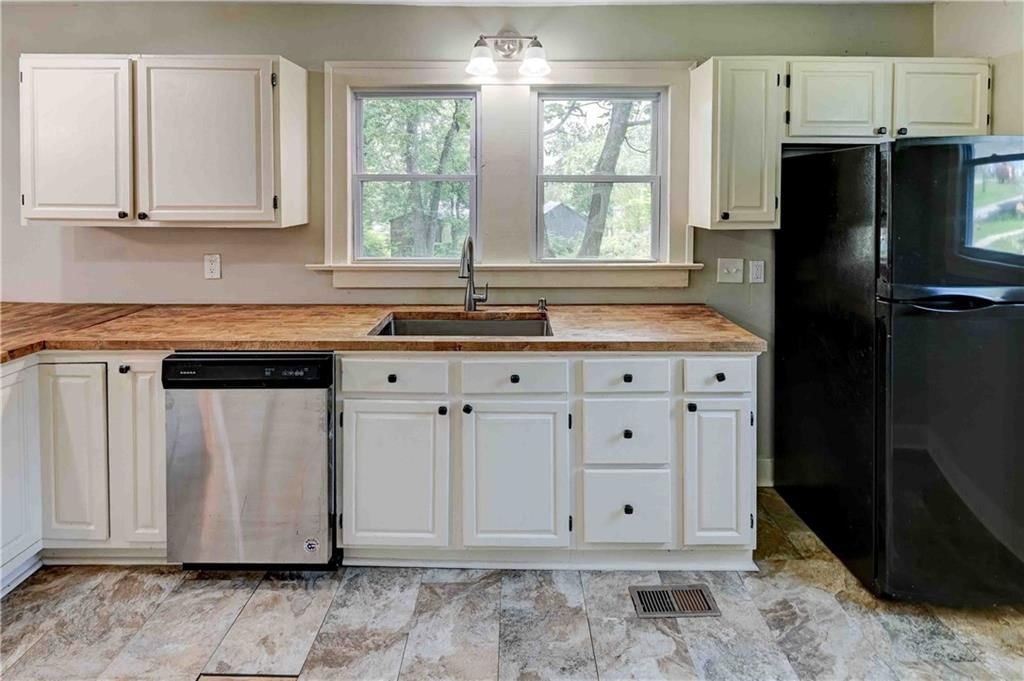 621 E Kansas Avenue — photo 16