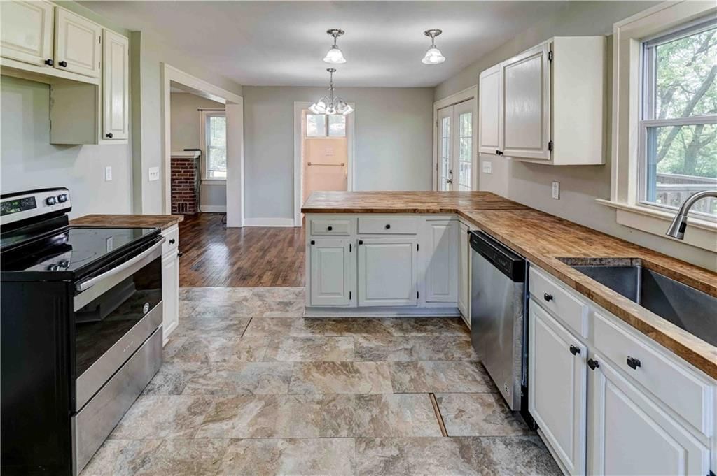 621 E Kansas Avenue — photo 17