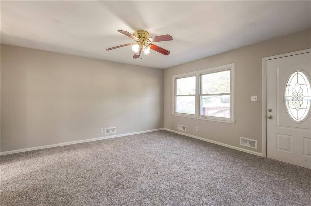 3813 S Main Street — photo 5