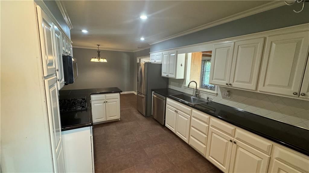 2102 Shannon Lane — photo 8