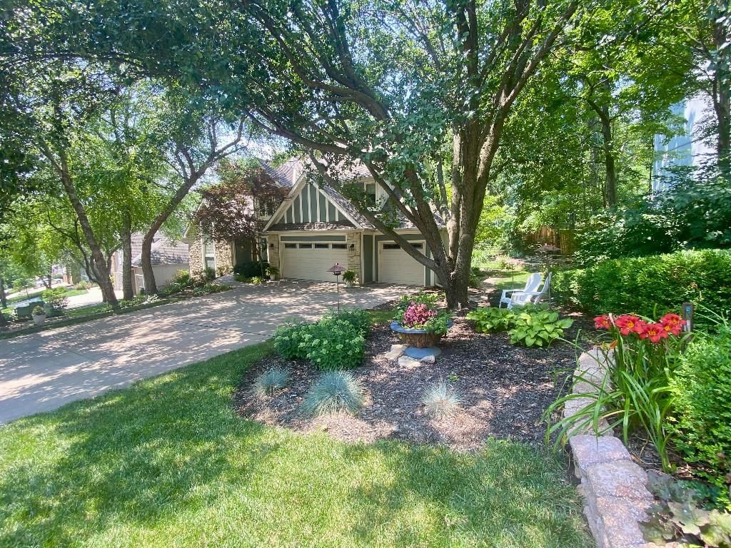 6702 Red Oak Drive — photo 2