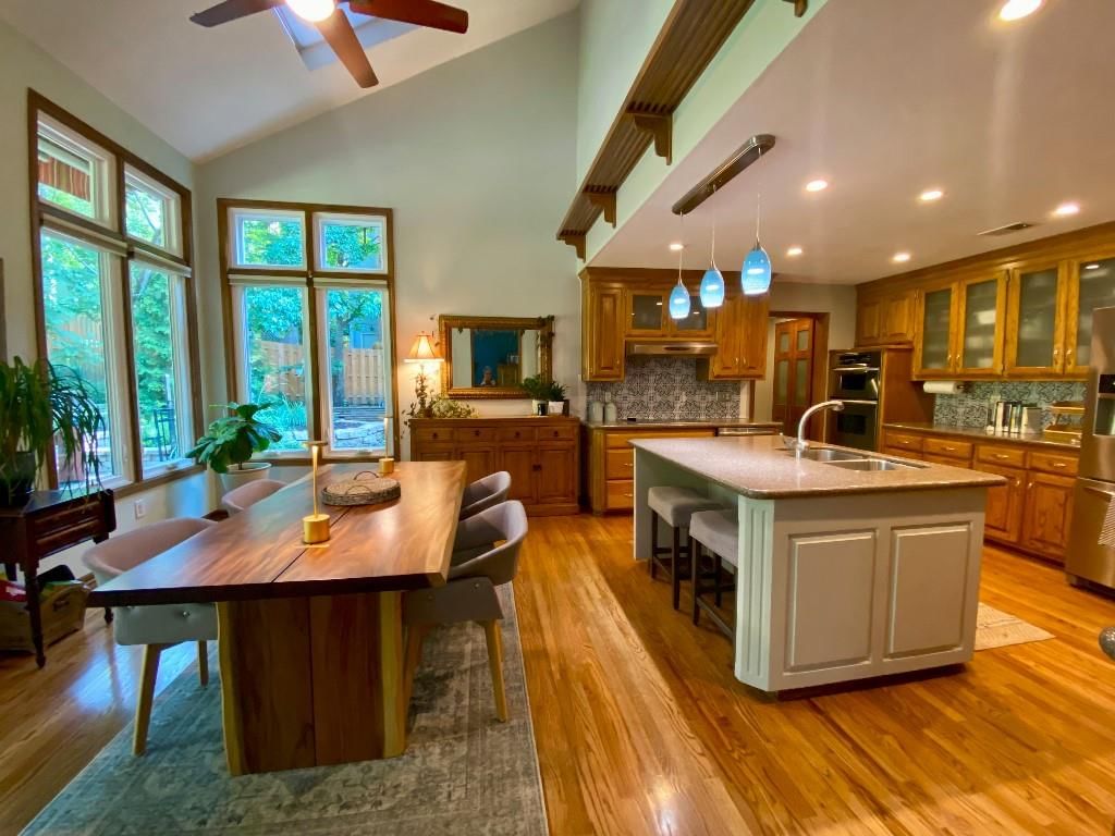 6702 Red Oak Drive — photo 4