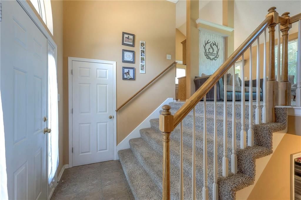 2319 NE Maybrook Drive — photo 3
