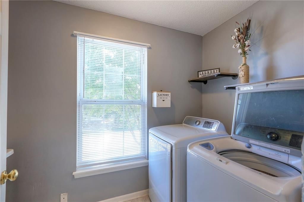 2319 NE Maybrook Drive — photo 23