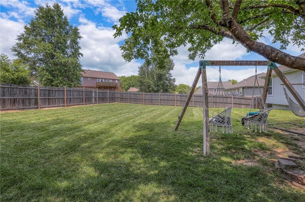 2319 NE Maybrook Drive — photo 35