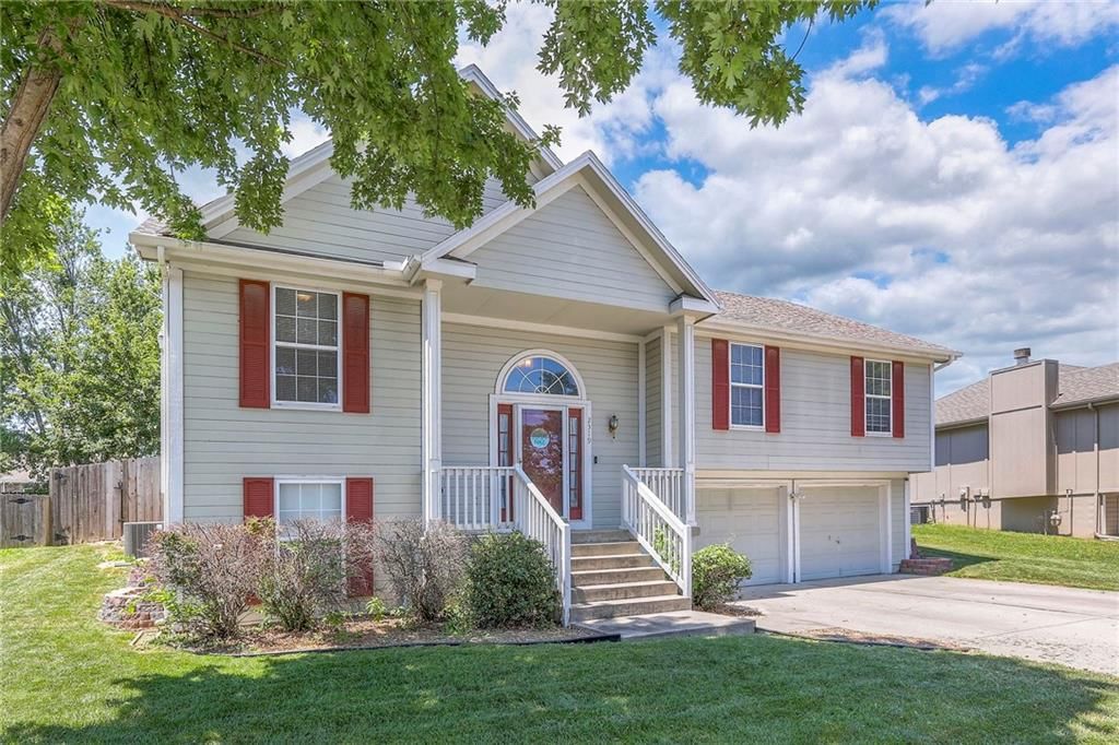 2319 NE Maybrook Drive — photo 38