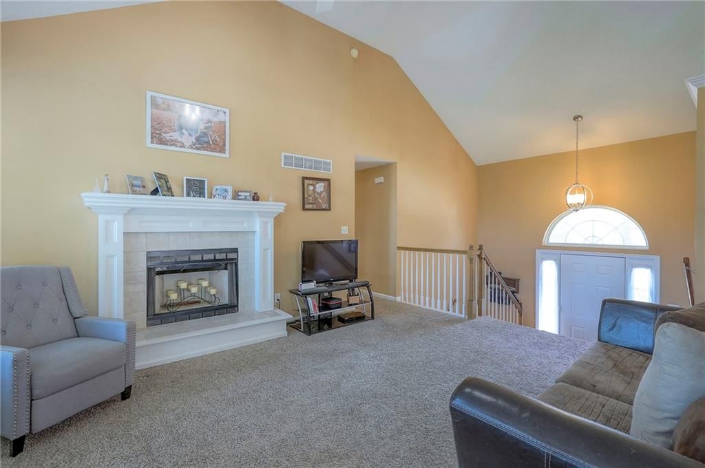 2319 NE Maybrook Drive — photo 5